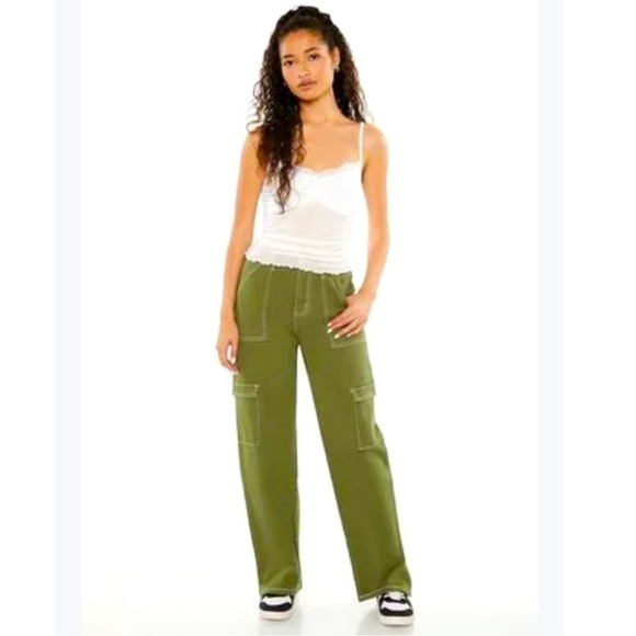 ❤️ 🆕 FOREVER 21 Twill Straight-Leg Cargo Pants size small - Picture 2 of 6